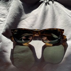 BRAND NEW! Women’s Ray-Ban Sunglasses